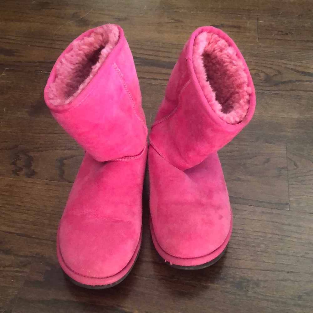 pink uggs